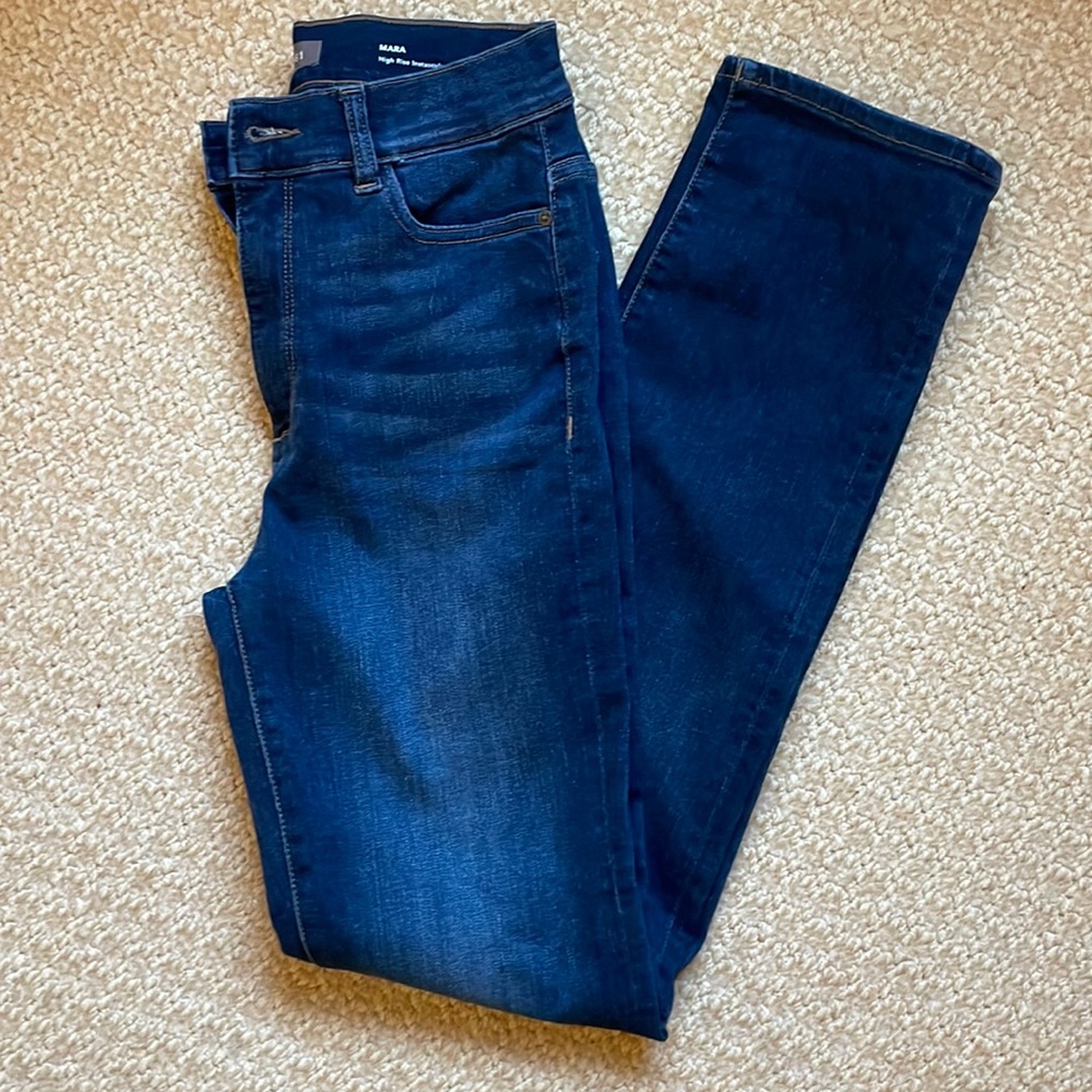 DL1961 Mara High Rise Instasculpt Straight leg Jean